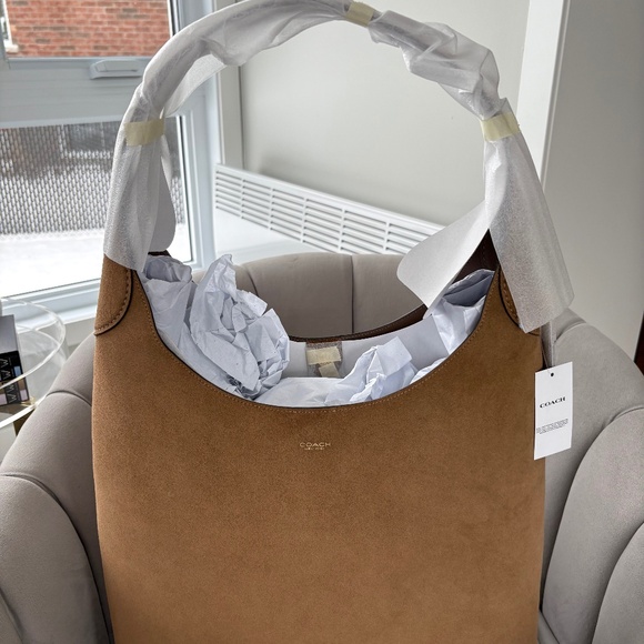 COACH Brooklyn 39 Shoulder Bag - Picture 1 of 9